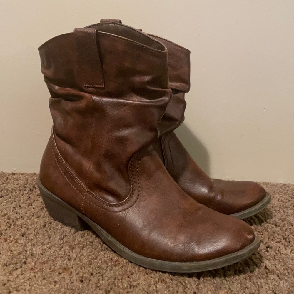 Discontinued American Eagle Faux Leather Cowboy Ankle Boots
